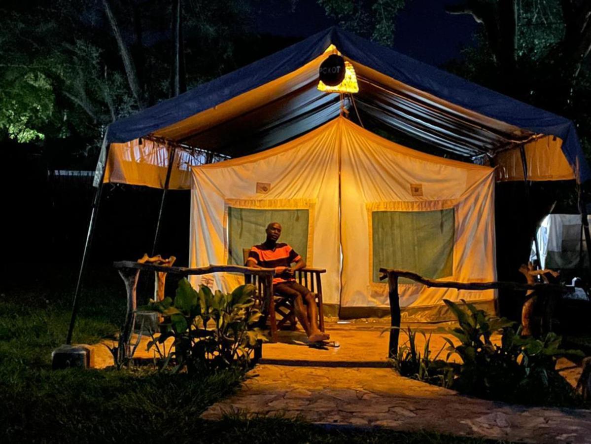Kara-Tunga Safari Camp Bed and Breakfast Moroto Exterior foto